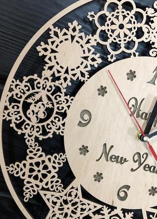 Оригінальний настінний годинник з дерева на новорічну тематику cl-03843 фото