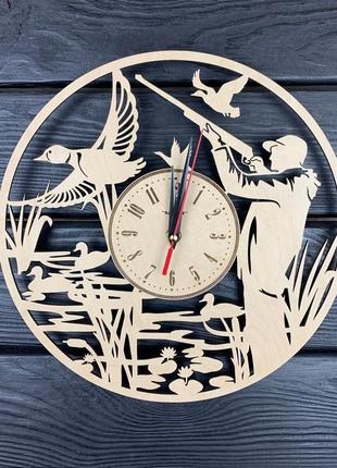 Дерев'яний настінний годинник на мисливську тематику cl-0681