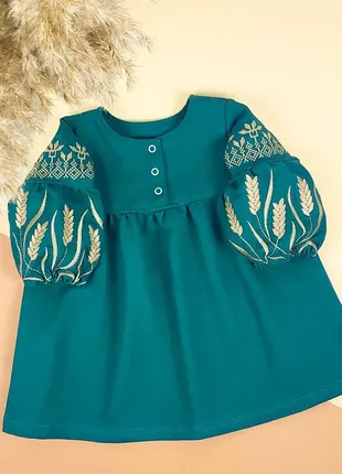 Бархатное вышитое детское платье
