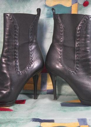 Ysl yves saint laurent короткие черные ботинки тонкий каблук имталия размер 39,53 фото