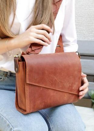 Кожаная сумочка через плечо"уголок"