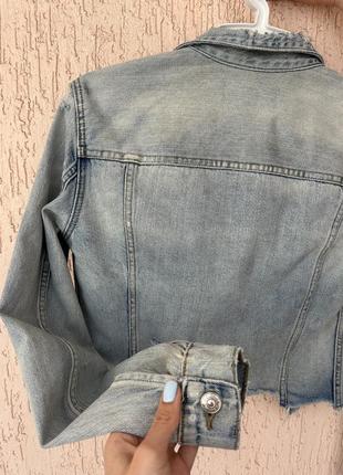 Стильна вкорочена джинсова куртка2 фото