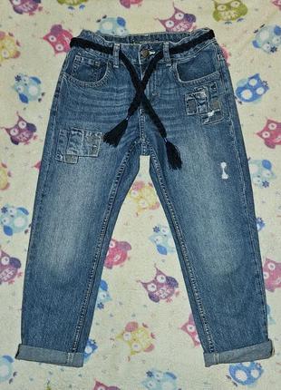 Стильні джинсові капрі з плетеним пояском mango