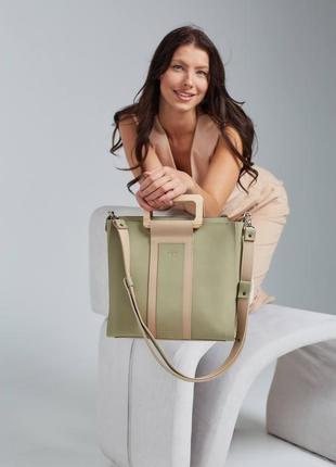 Шкіряна сумка з дерев'яними ручками "tote bag" шкіра крейзі хорс (crazy horse), колір оливка