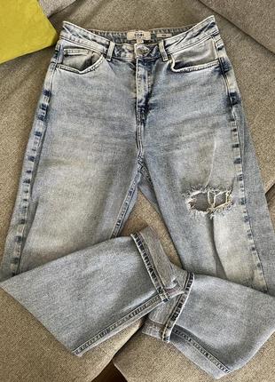 Джинсы мом джинс светлые с рваностями высокая посадка2 фото