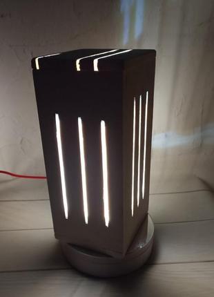 Ліхтар з світодіодною підсвіткою.