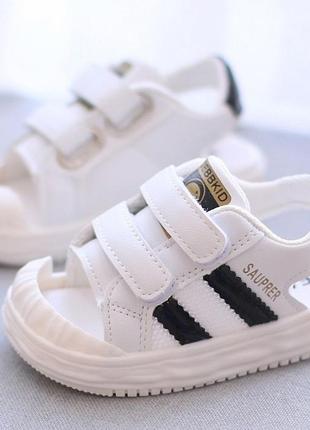 Босоніжки для діток