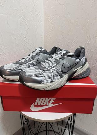 Кроссовки nike v2k run найк