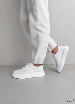 Белые натуральные кожаные кроссовки кеды мокасины на шнурках со с сквозной перфорацией на толстой подошве кожа8 фото