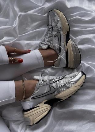 Кроссовки в стиле nike most