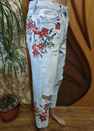 Модные джинсы с вышивкой mom3 фото