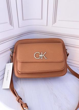 Сумка через плечо от calvin klein