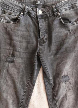 Темно-серые зауженные джинсы6 фото