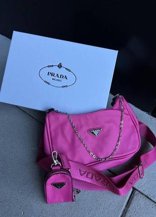 Трендова малинова рожева яскрава шикарна сумочка в стилі prada mini pink яркая малиновая розовая сумка бренд