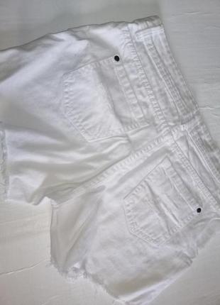 Шорты женские джинсовые белые