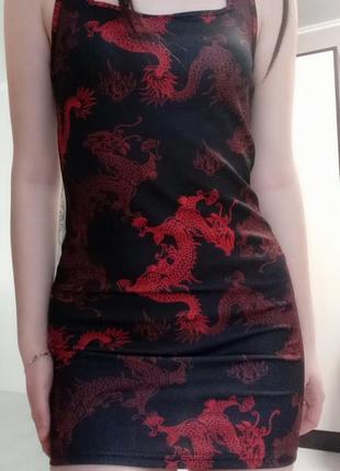 Плаття міні в принті дракона/міні сукня