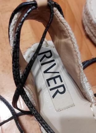 Стильні бежеві босоніжки ескадрильї river island, бежевые босоножки сандалии со шнуровкой6 фото