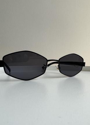 Жіночі чорні трендові сонцезахисні окуляри ромби в стилі ysl1 фото