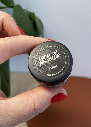 Lord of misrule от lush твердый парфюм сухой парфюм лаш vegan