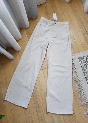 Новые женские широкие бежевые нюдовые джинсы трубы весенние на весну1 фото