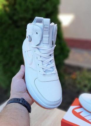 Женские кроссовки nike lunar force 1 duckboot (белые) осень9 фото