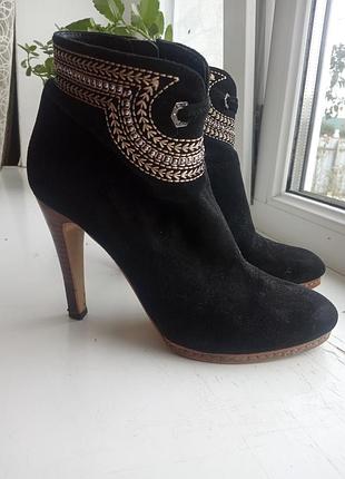 Замшеві ботінки