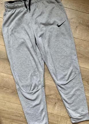 Штаны спортивные джоггеры nike nsw dri-fit taper pants. оригинал.s3 фото