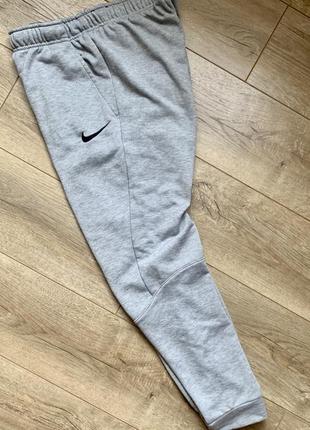 Штаны спортивные джоггеры nike nsw dri-fit taper pants. оригинал.s4 фото