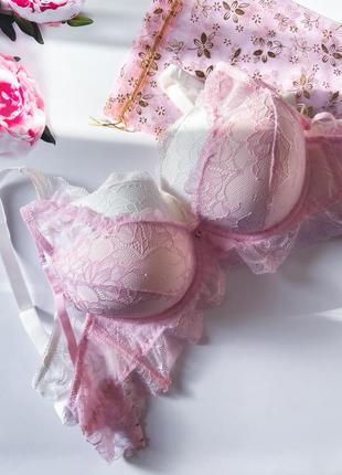 Кружевной бюстгальтер {пуш-ап}