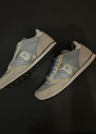 Женские кроссовки saucony jazz low pro светлые