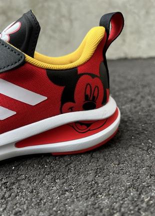 Беговые кроссовки adidas fortarun mickey. оригинал.5 фото