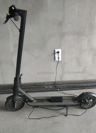 Електросамокат xiaomi mi electric scooter essential black