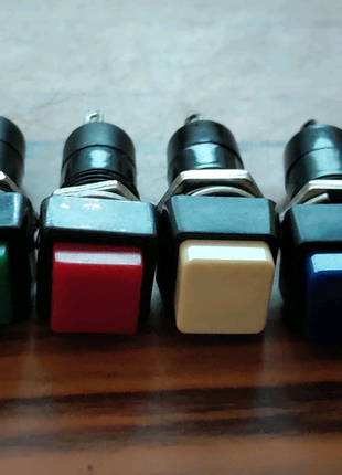 Кнопка spa-103a4 (pbs-21a,pbs-12a),з фіксацією, 250в, 3a