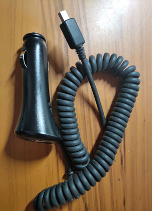 Автомобільна зарядка motorola (mini usb)