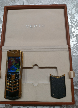 Телефон vertu signature- gold/black