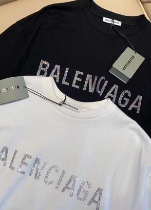 Футболка в стилі balenciaga