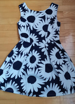 Ошатне плаття з ромашками