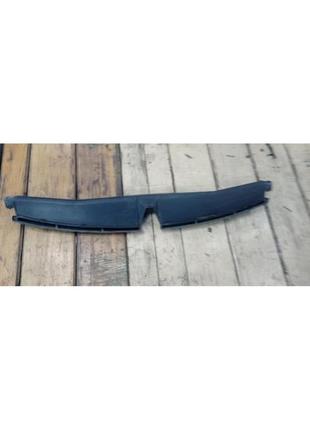 Воздуховод обдува лобового стекла mazda 323f  артикул  b01a 60 120