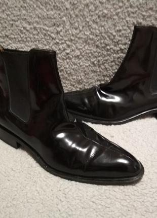 Кожаные лаковые ботинки челси