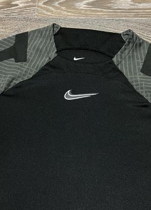 Футболка nike striker pro4 фото