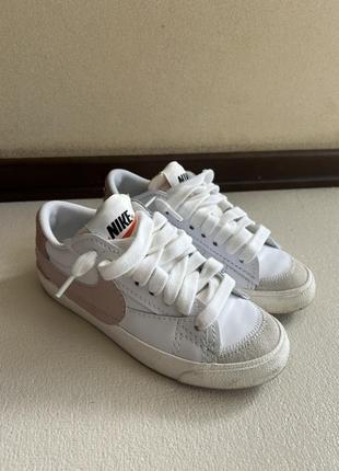 Кроссовки женские nike blazer low platform white1 фото