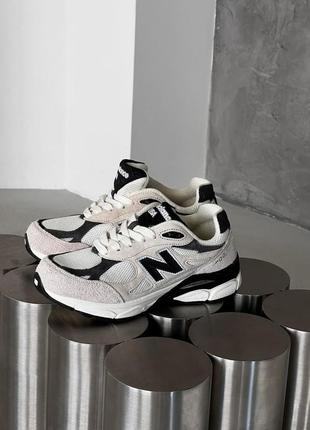 Женские кроссовки серые с черным new balance 990v3 x teddy santis moonbeam1 фото