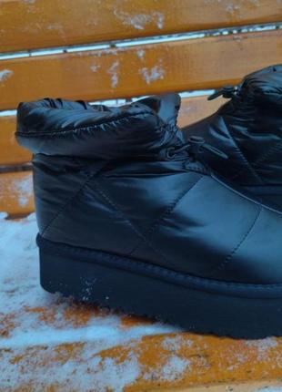 Жіночі чорні дутікі на високій підошві