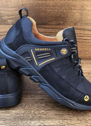 Кросівки чоловічі чорного кольору merrell шкіряні з жовтогарячими