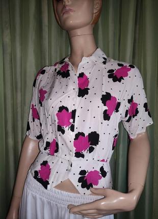 Блуза белая с черно-розовыми цветами " etam "1 фото
