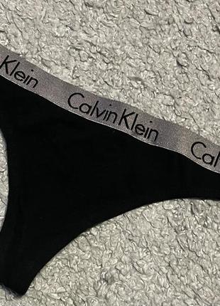 Фирменные,стильные трусики-стринги calvin klein