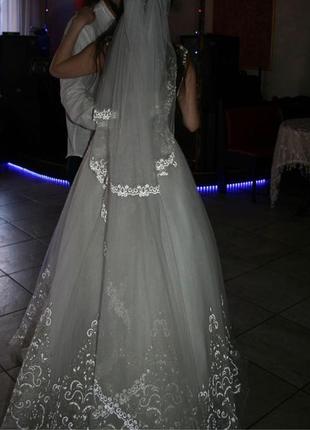Продам весільну сукню3 фото