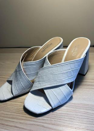 Взуття жіноче minelli  туфлі шльопанці босоніжки жіночі шкіряні