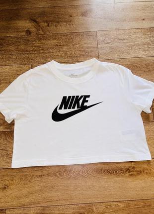 Nike женская белая укороченная футболка!оригинал !1 фото