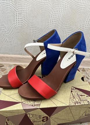 Босоножки 38 р